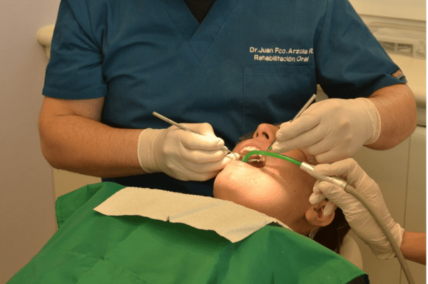 qualities of a dental assistant