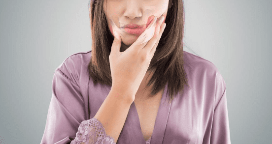 woman-suffering-from-TMD-pain
